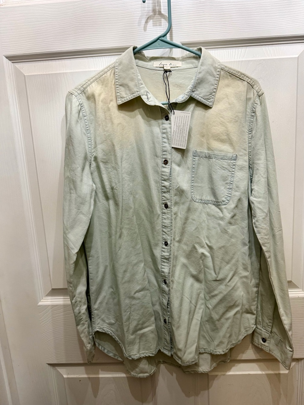 Women’s Large Love Tree Tencel Chambray Denim Button Up Shirt Light Wash NWT